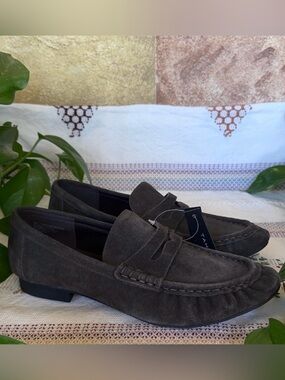 NEW Tahari Women’s Teagan Leather Suede Charcoal Dark Grey Penny Loafers Size 9M